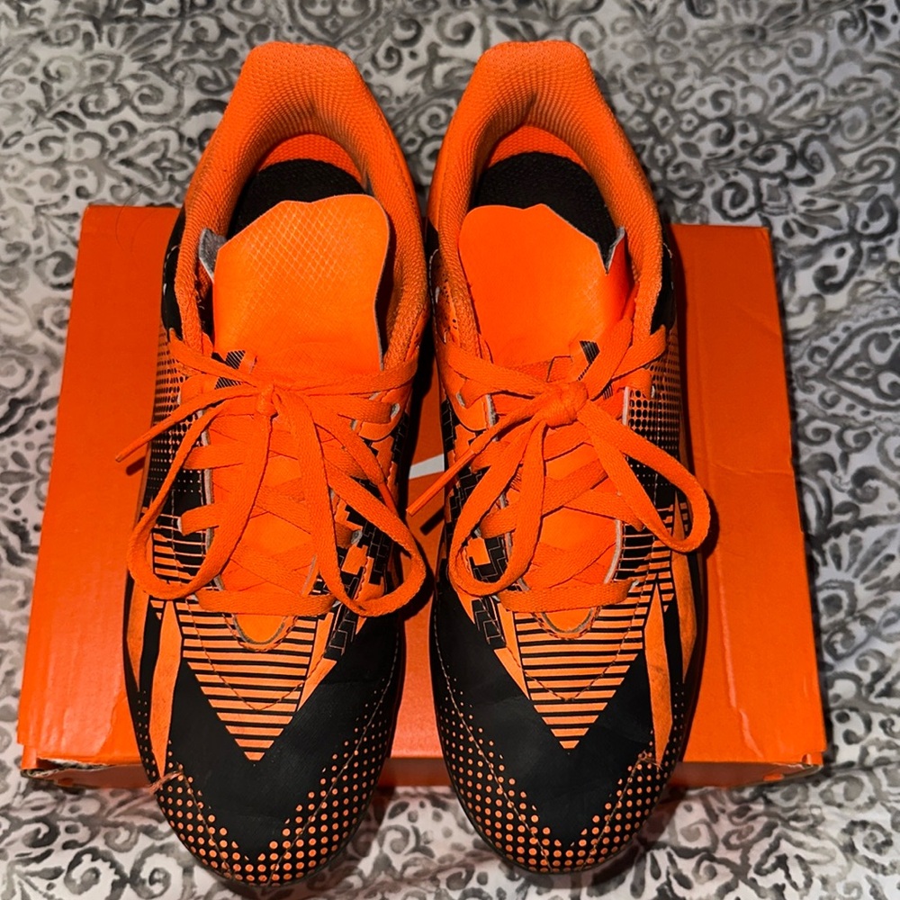 Adidas X Speedportal Messi.4 Fxg J Size 5.5Y Soccer Cleats w/matching shin guard